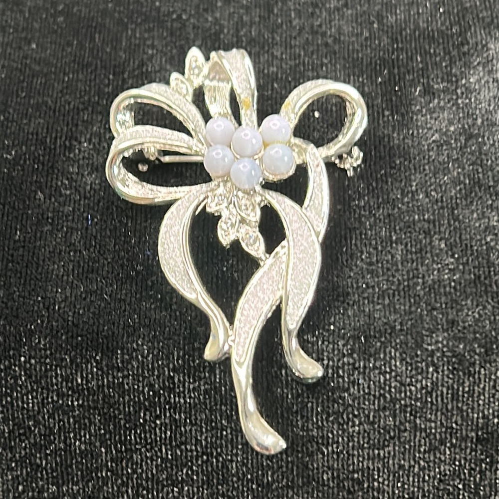 #49 Vintage Silver Tone Brooch a Ribbon of Sparkle, Lavender Ball & Crystal Acct
